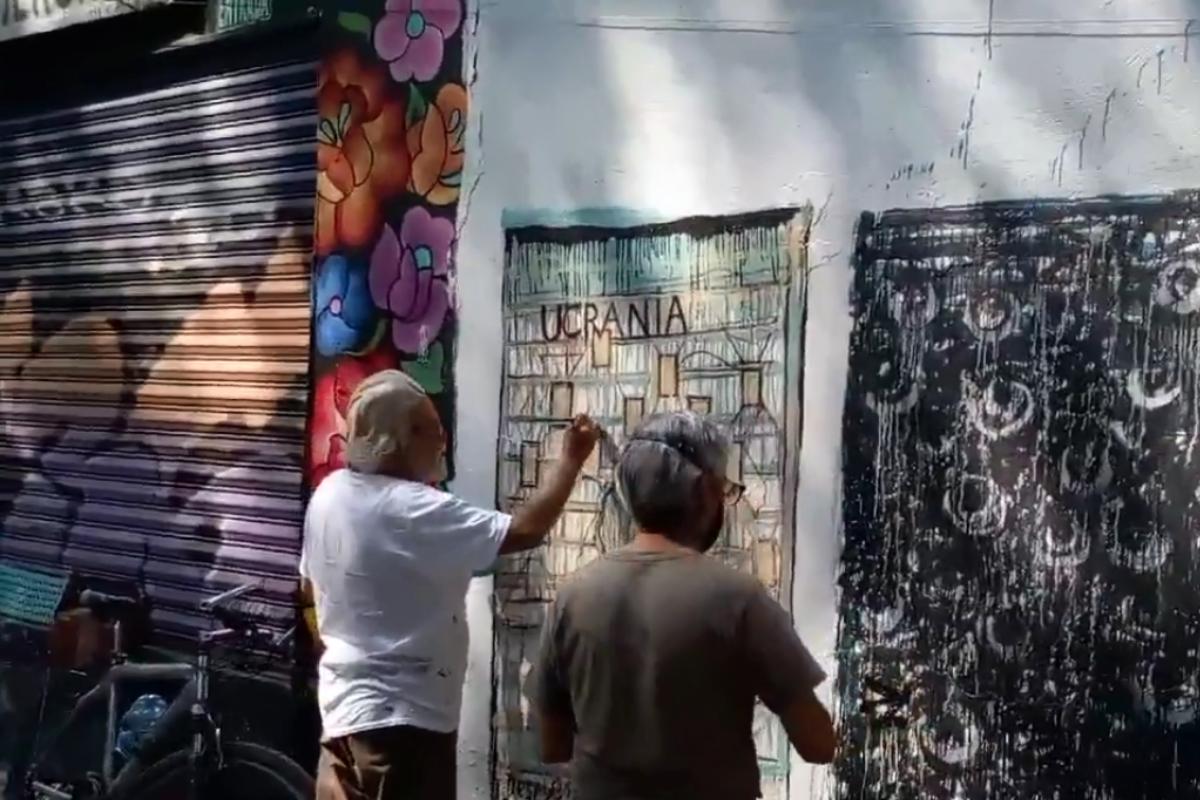 Foto: Twitter/ @cronicabanqueta | Gobierno de la CDMX rechaza haber borrado mural por la paz en el Centro Histórico