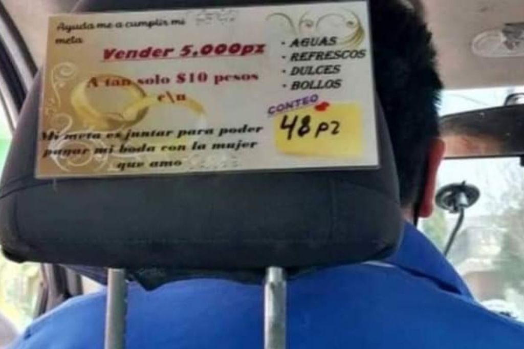 Foto:Redes sociales|¡Aww cosita! Taxista vende dulces en su auto para pagar su boda