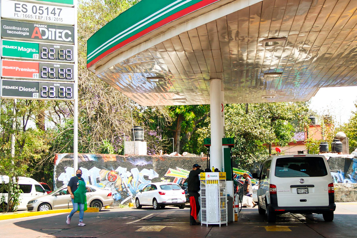 Gobierno capitalino y Profeco vigilarán precios en la gasolina