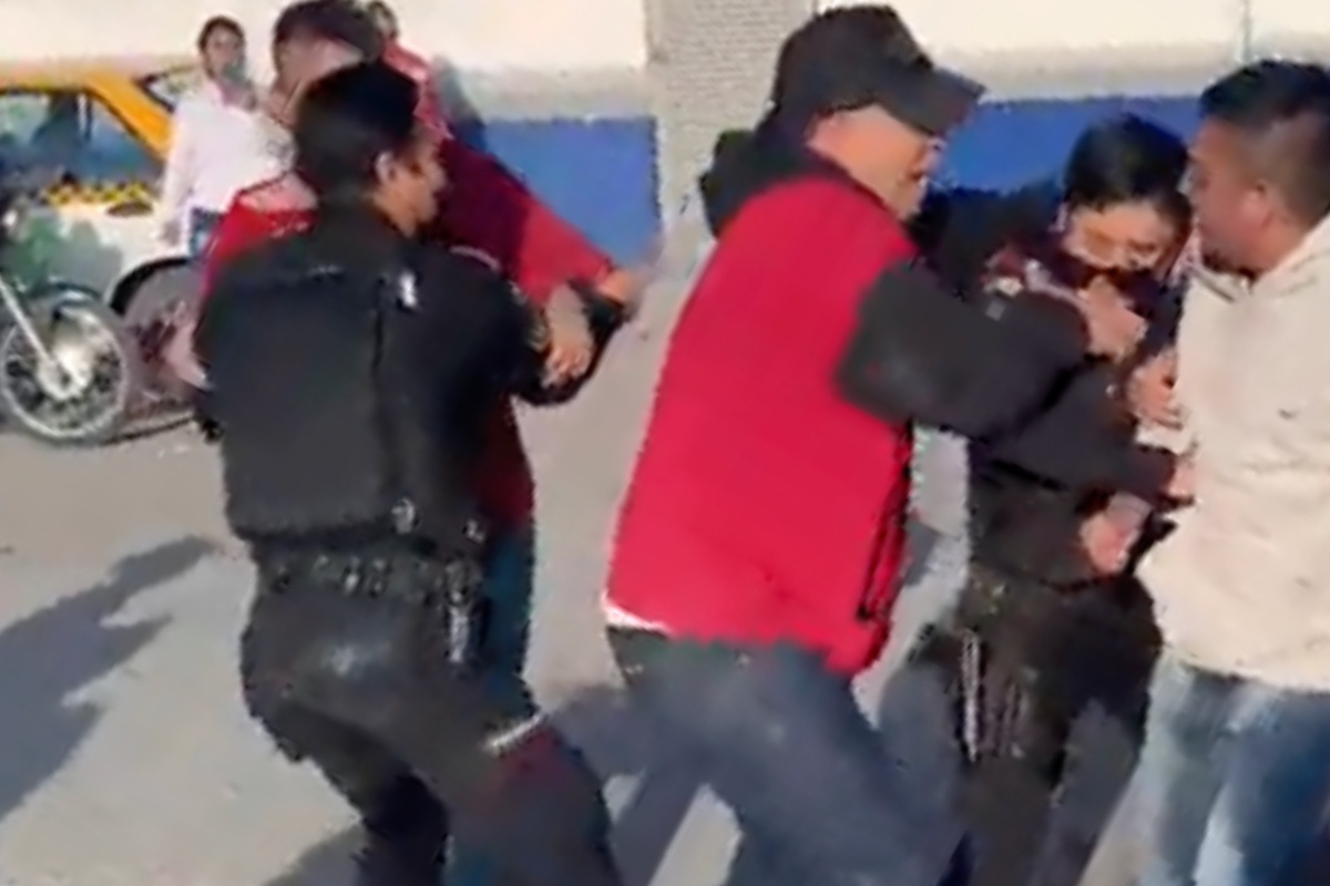 Fuera de control. Civiles se resisten a detención en Nuevo León
