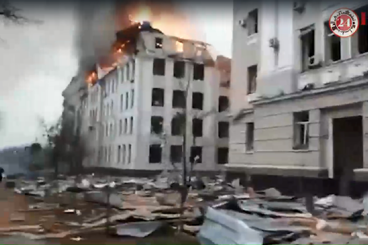 Videos muestran los daños de ataques rusos en Járkov.