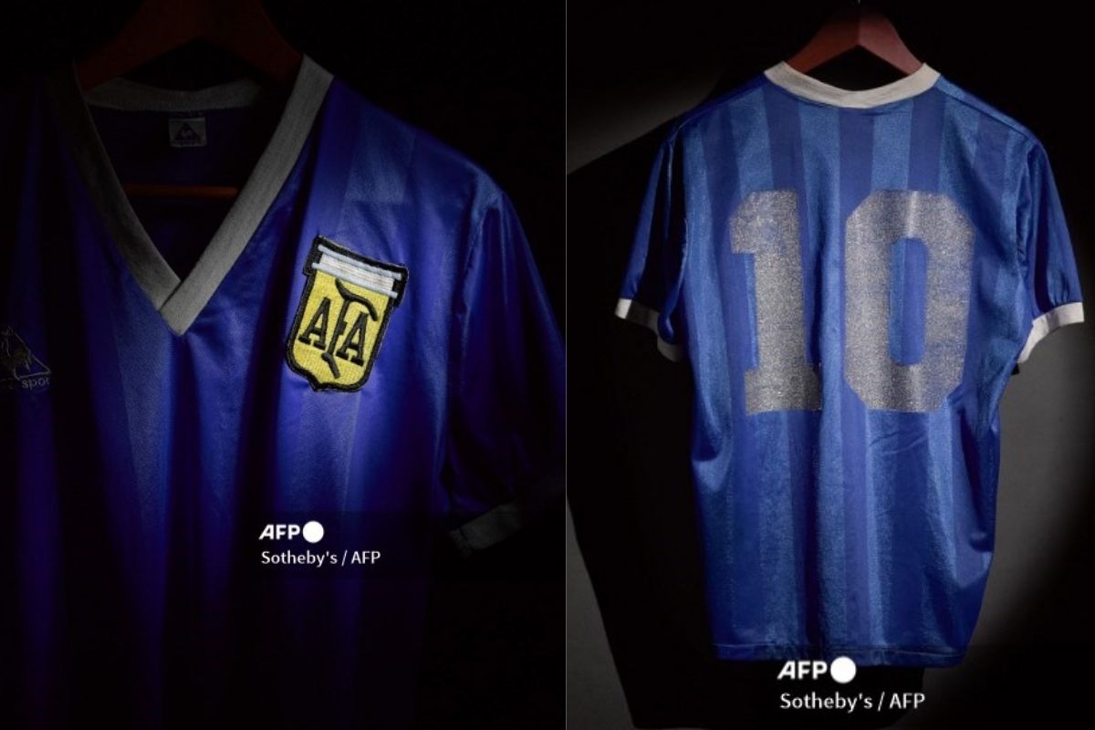 Foto:AFP|"Mano de Dios": subastan camiseta de Maradona contra Inglaterra en 1986