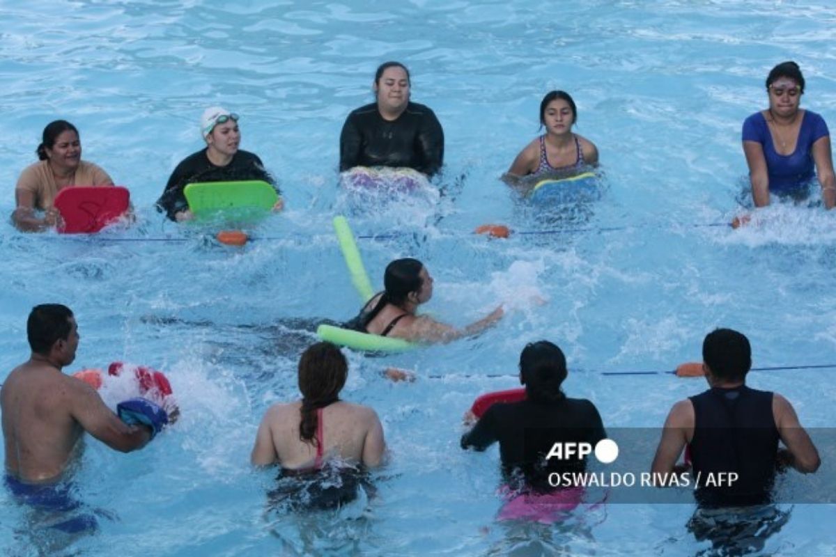 Foto:AFP| Nicaragüenses aprenden a nadar para vencer el Río Bravo y llegar a EEUU