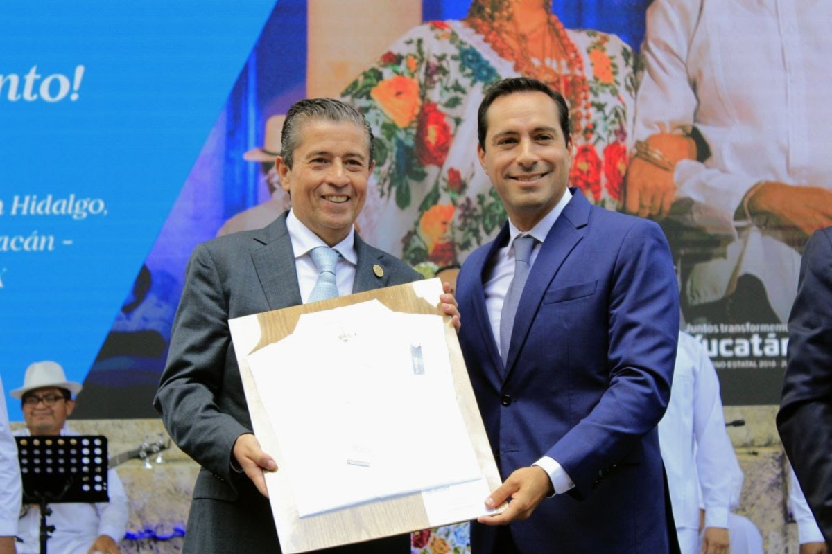 El gobernador de Yucatán, Mauricio Vila Dosal, agradeció al alcalde su hospitalidad y las facilidades prestadas para el evento