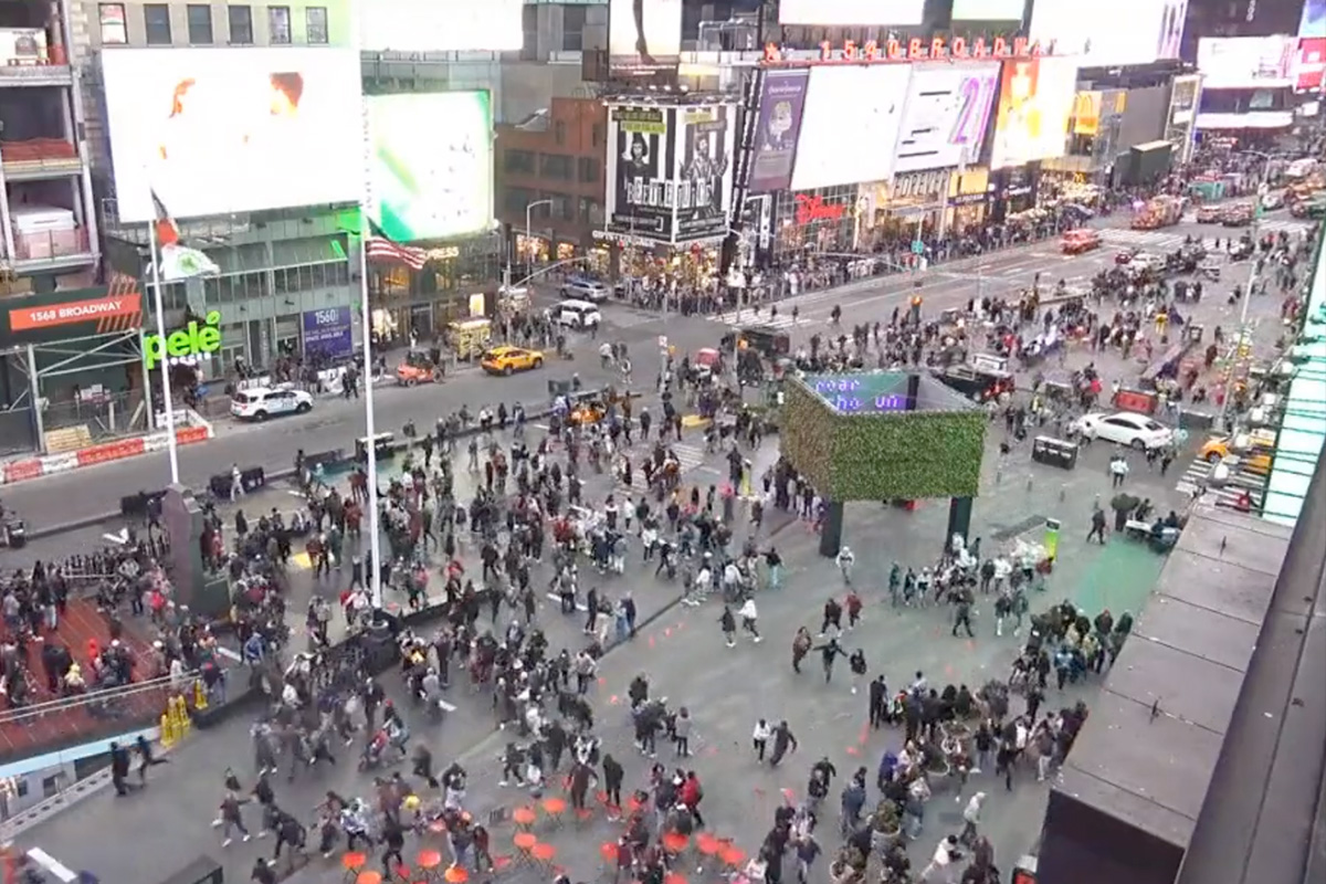 Explosión en alcantarillas provocan pánico en Times Square