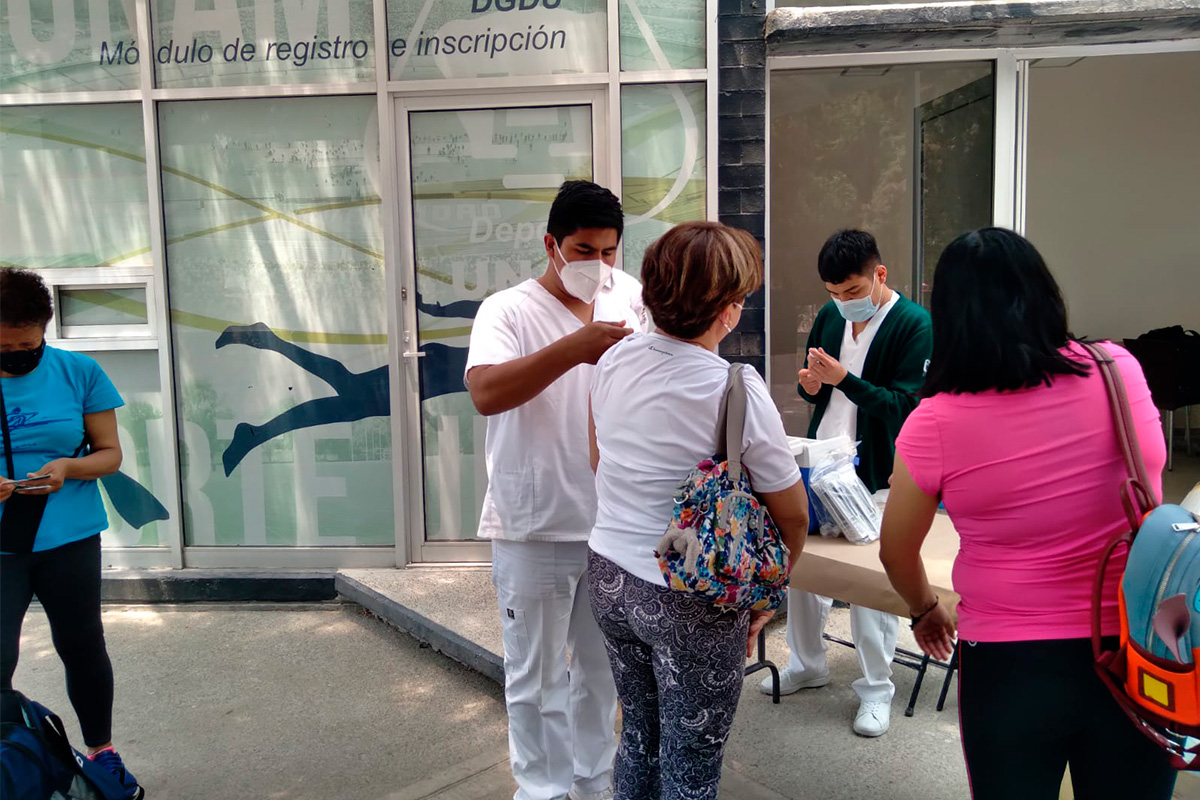 Aplican en la UNAM vacunas contra Covid