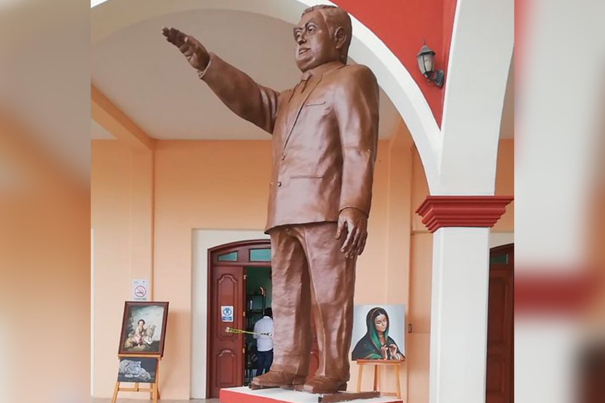 Barbosa solicita retiro inmediato de estatua alusiva a su persona