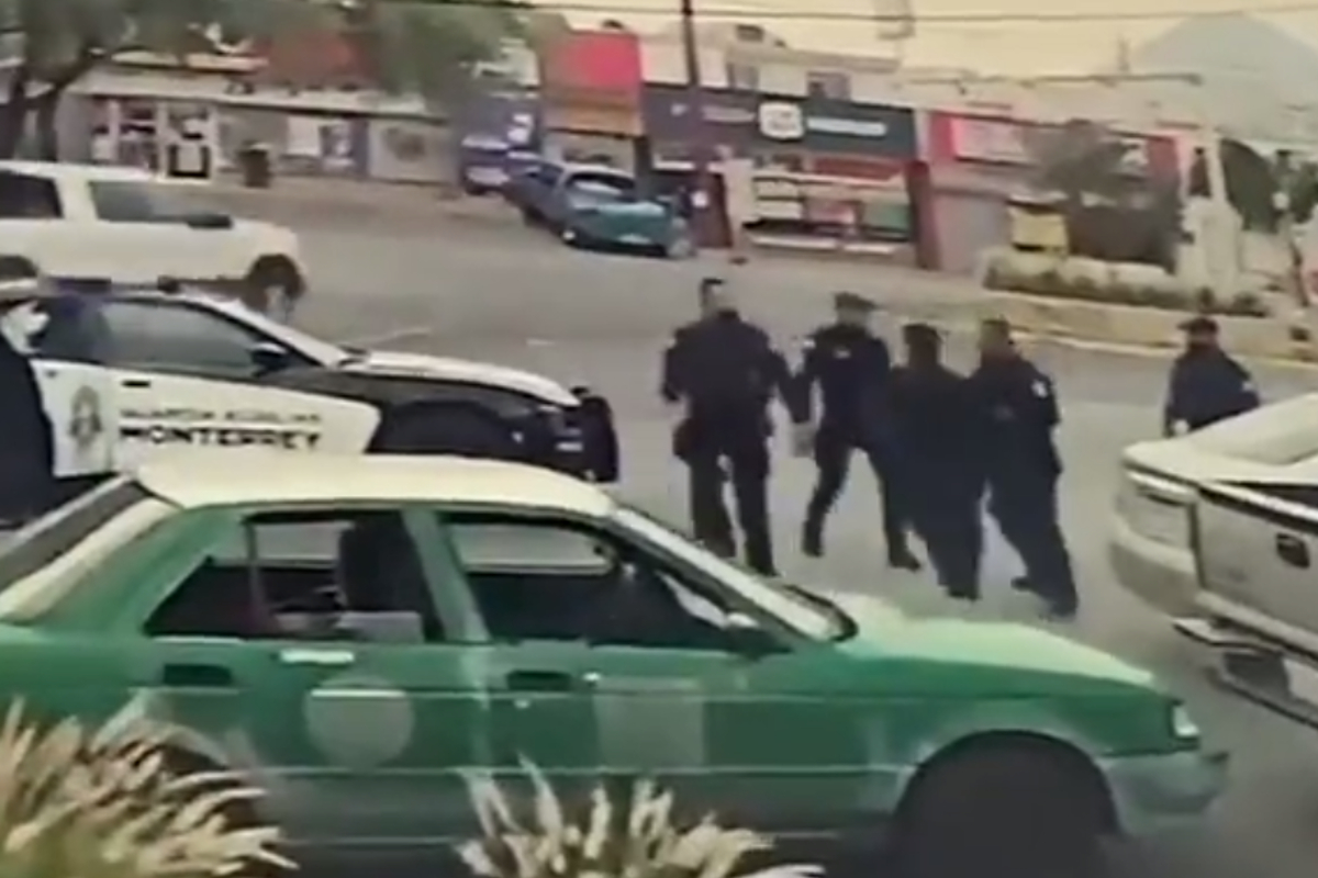 Los policías de Monterrey se enfrentaron a policías de Monterrey.