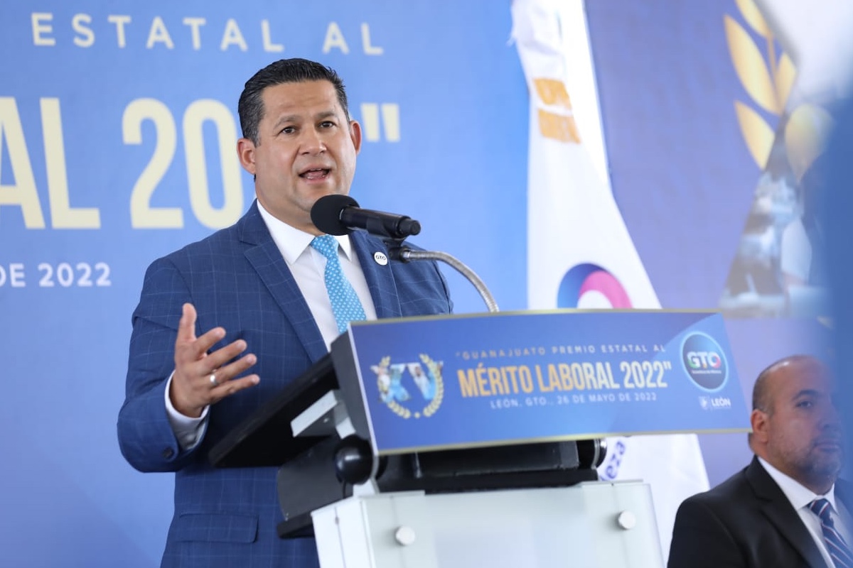 Entrega Gobernador de Guanajuato Premio Estatal al Mérito Laboral 2022