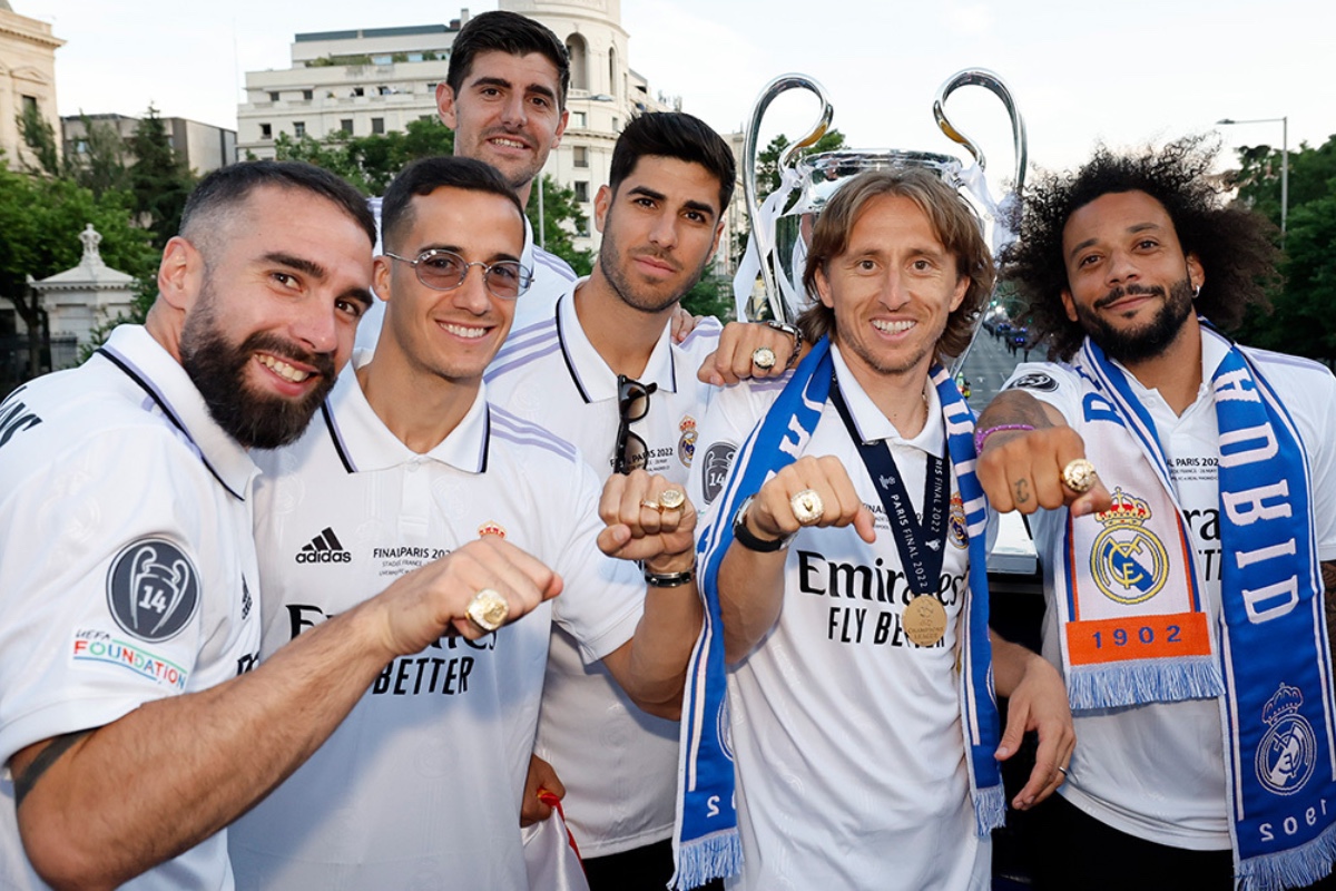 Real Madrid se da un baño de multitudes para celebrar la 'Decimocuarta'