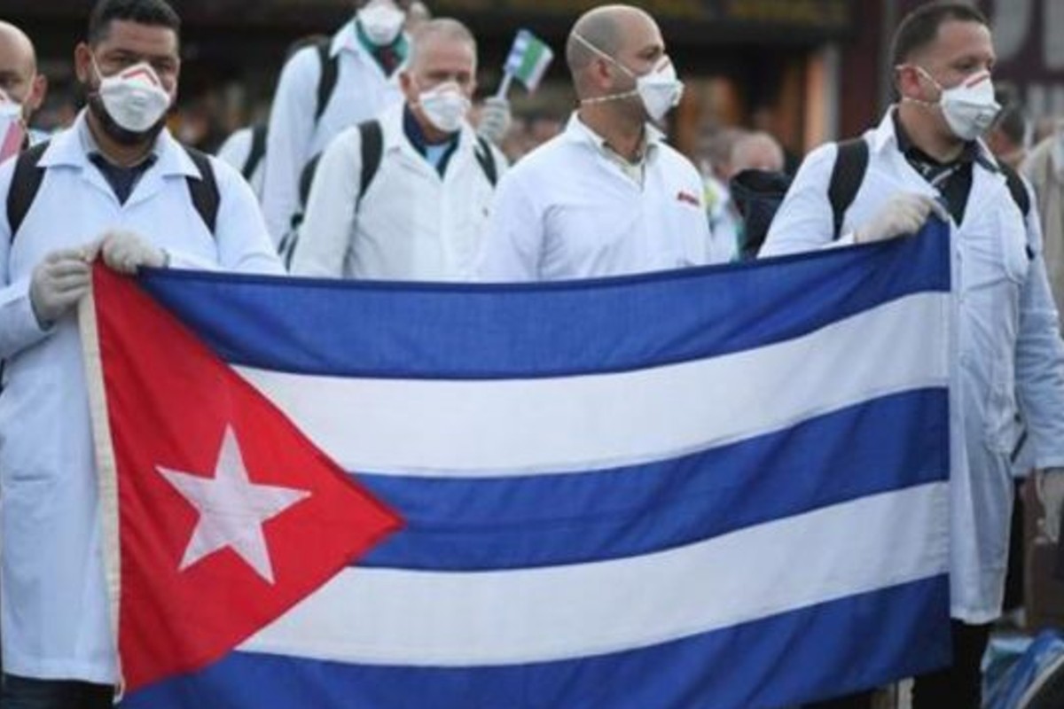 Detalló que actualmente en territorio nacional hay 500 médicos cubanos atendiendo en el sistema de salud público