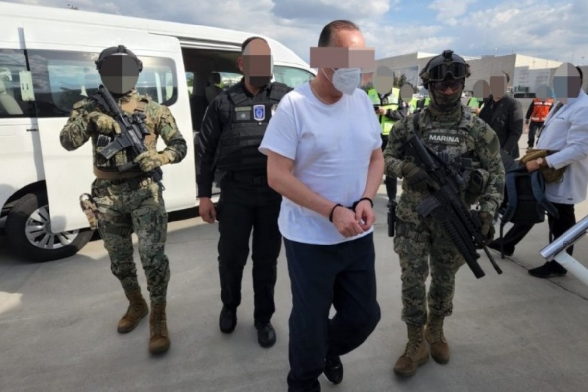 Aterriza César Duarte en Chihuahua e ingresa a penal