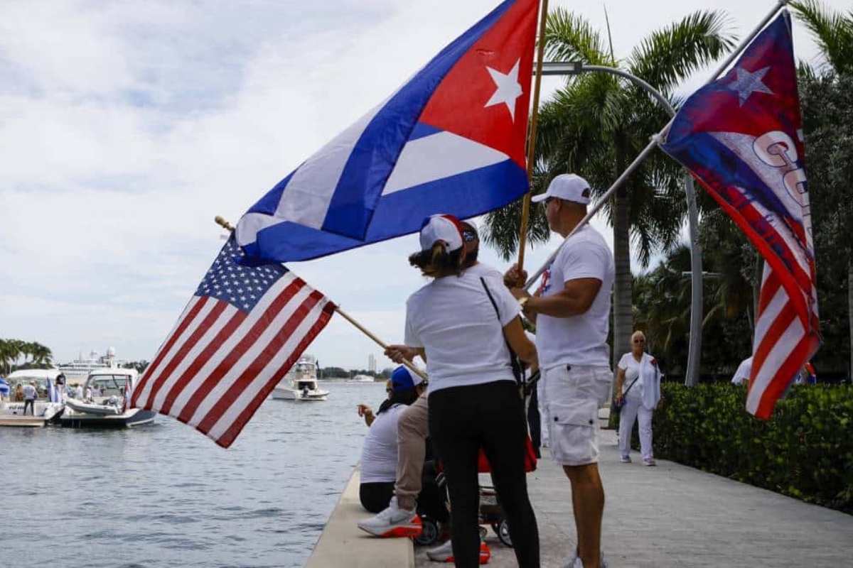 Estados Unidos levanta restricciones a los vuelos a Cuba