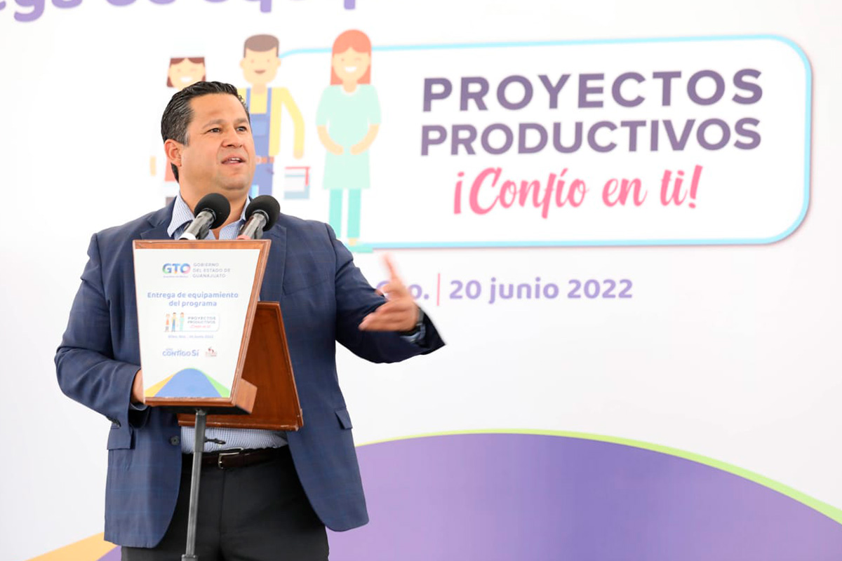 Entrega Gobernador de Guanajuato apoyos del Programa "Confío en ti"