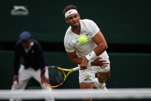 Nadal sufre pero avanza a la siguiente ronda en Wimbledon. Noticias en tiempo real
