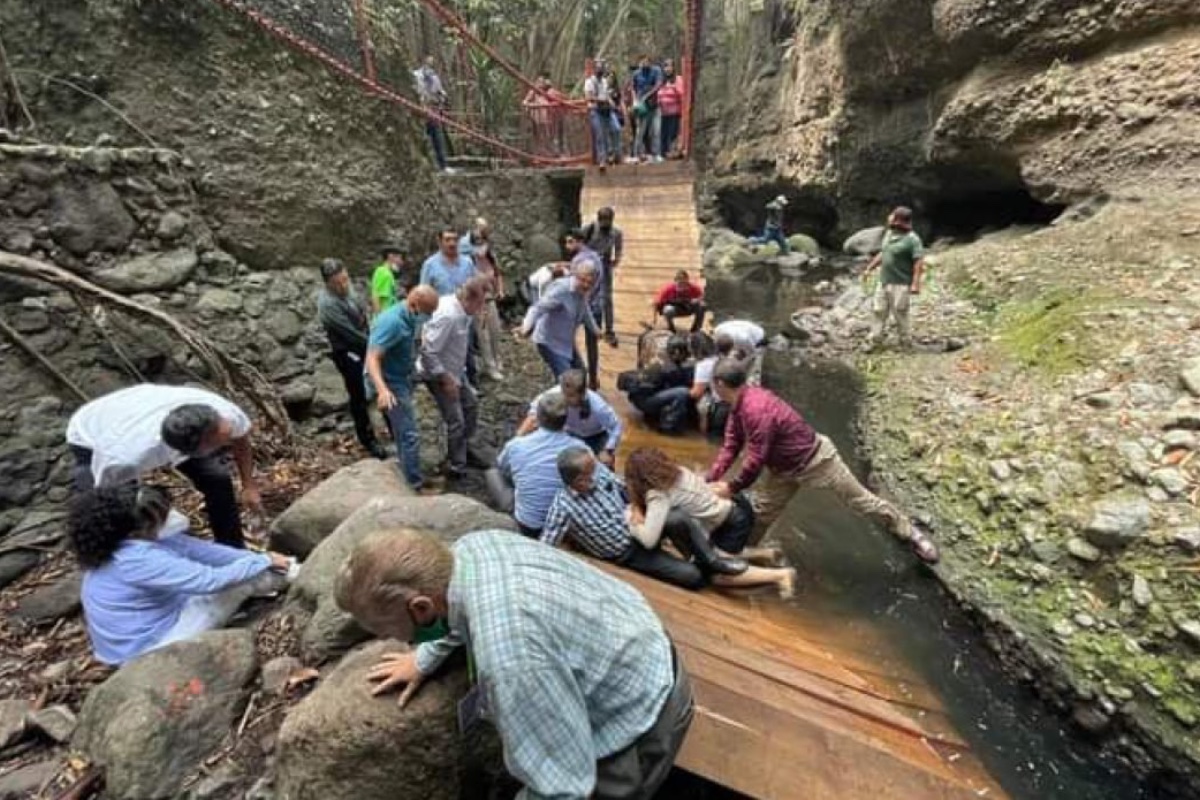 Culpa edil de Cuernavaca a quienes saltaron por caída de puente