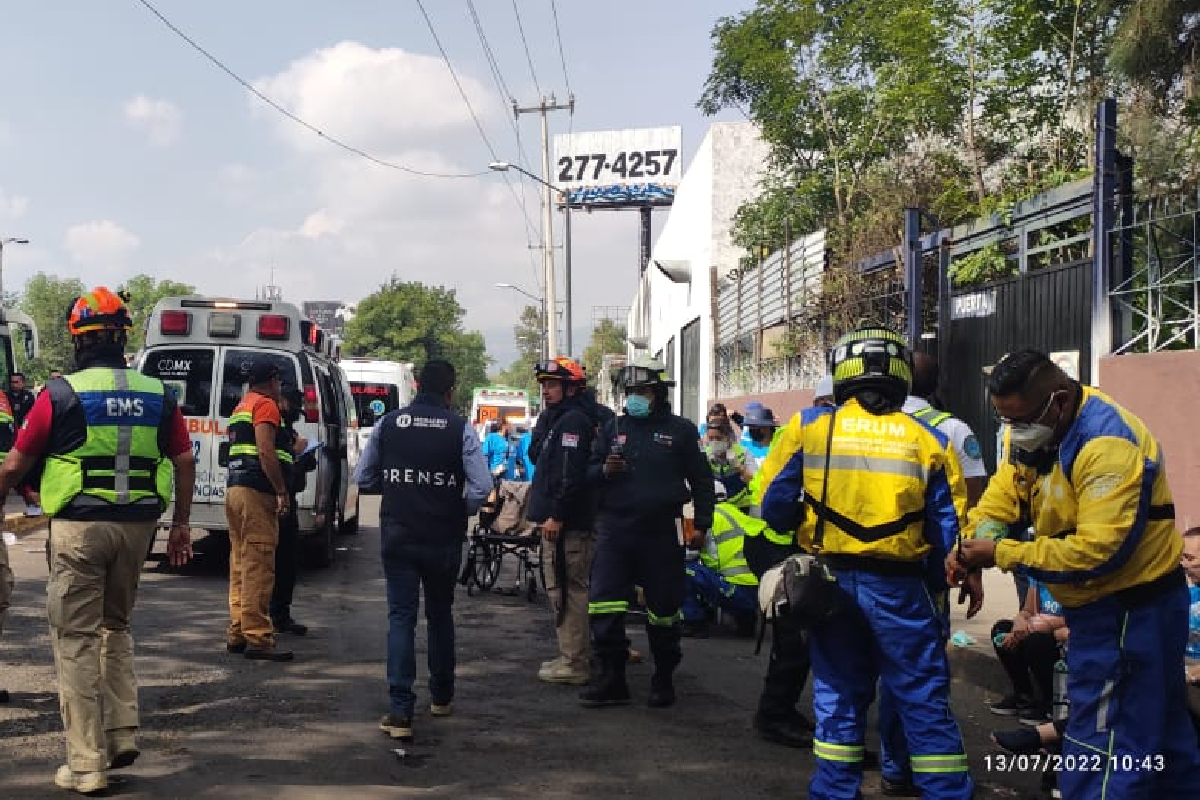 Turistas extranjeros, intoxicados por cloro en autobús, en Tlalpan.