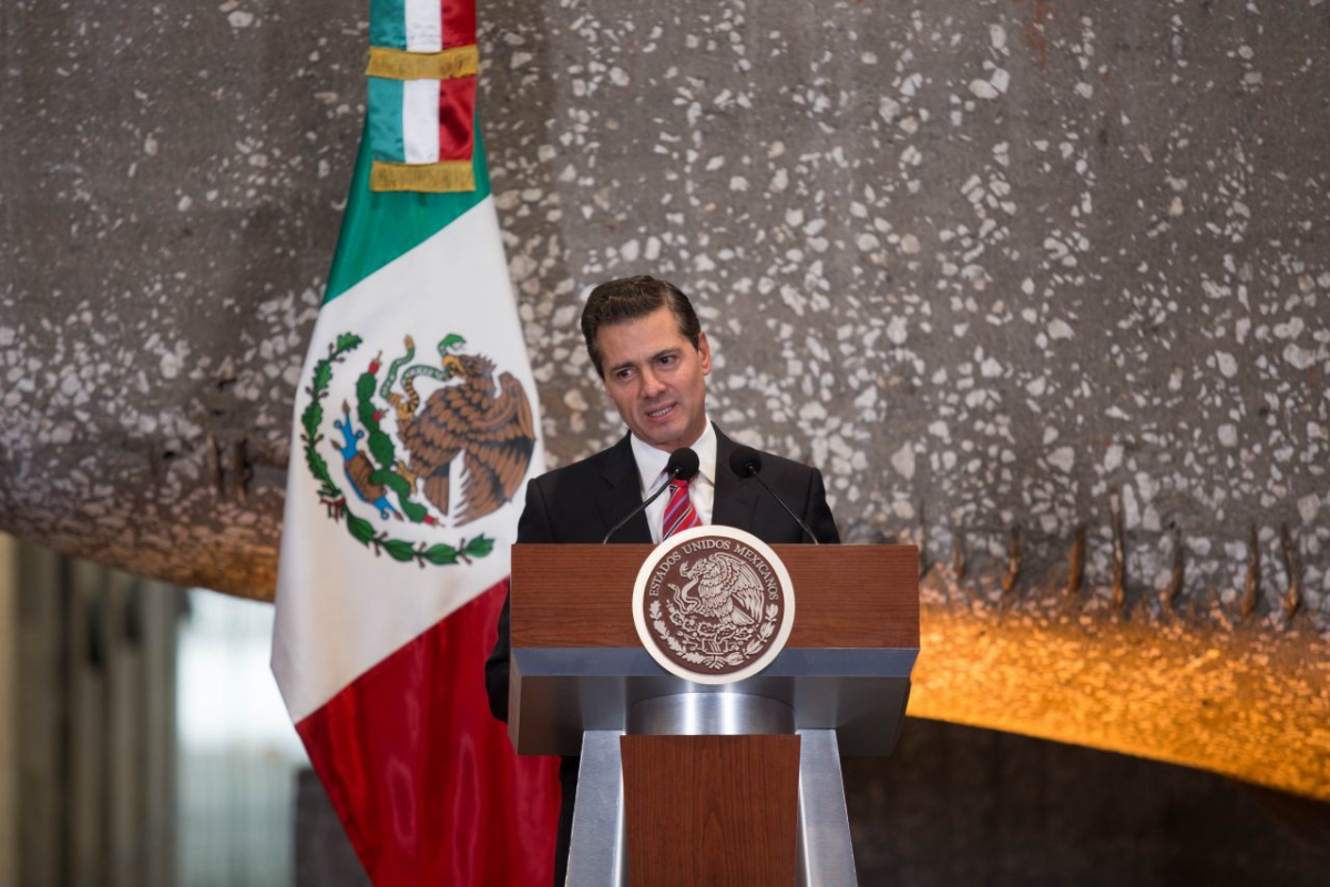 López Obrador destacó que será la FGR si llama a Peña Nieto a volver a México.