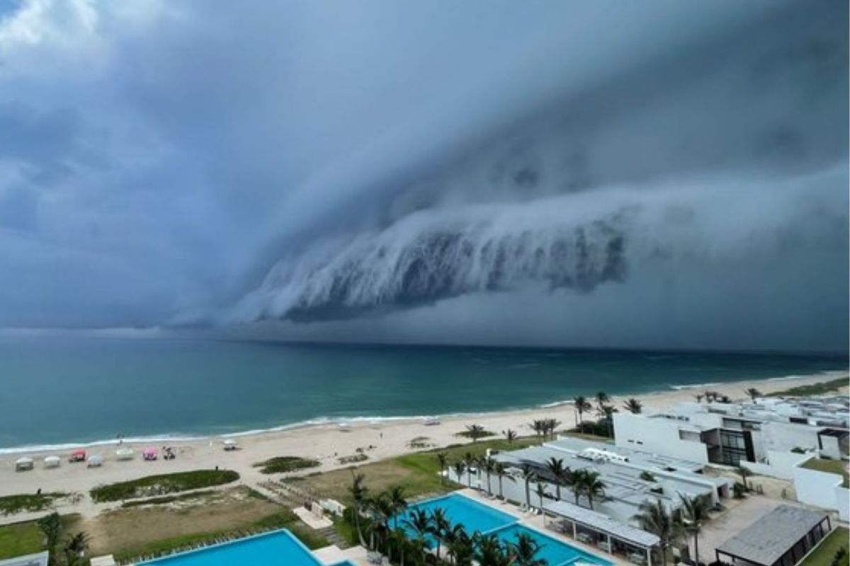 Foto:Twitter/@Meteoalert_TAM|Video: ¡Impactante! Reportan fenómeno natural en playa de Tampico