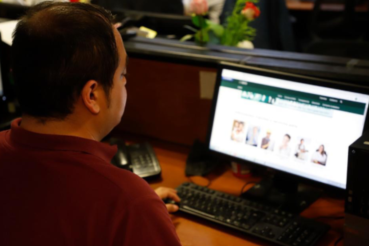 Foto: IMSS |  Aprovechan jubilados, asegurados y empleadores, trámites digitales ante el IMSS