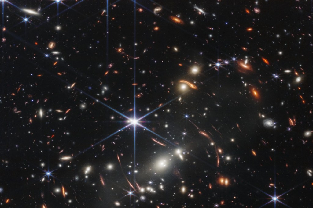 Telescopio James Webb revela imagen de primeras galaxias formadas tras Big Bang