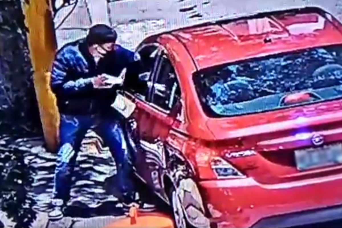 Captan en video asalto a automovilista, en Tecamachalco.