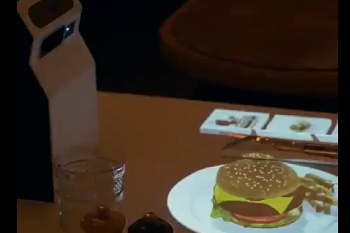 Compañía francesa creó “HoloLamp", la lámpara de realidad virtual para crear menús en 3D