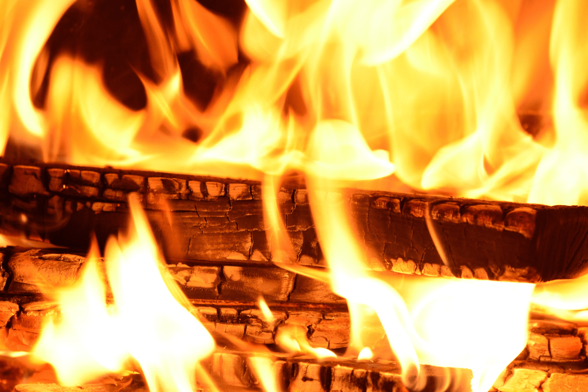 Foto: Pixabay | ¡Se encendió el problema! Mujer incendia la casa de su madre por negarse a cuidar a sus hijos