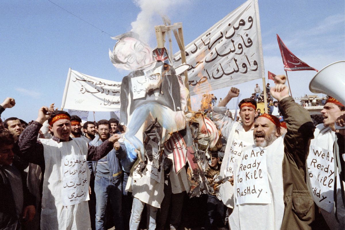 Foto:AFP|Activistas y disidentes responsabilizan a Irán del ataque a Rushdie