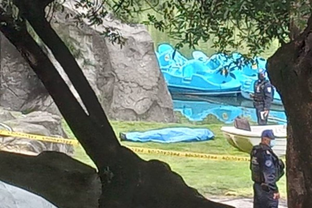 Foto:Captura de pantalla|Encuentran hombre sin vida flotando en el Lago de Chapultepec