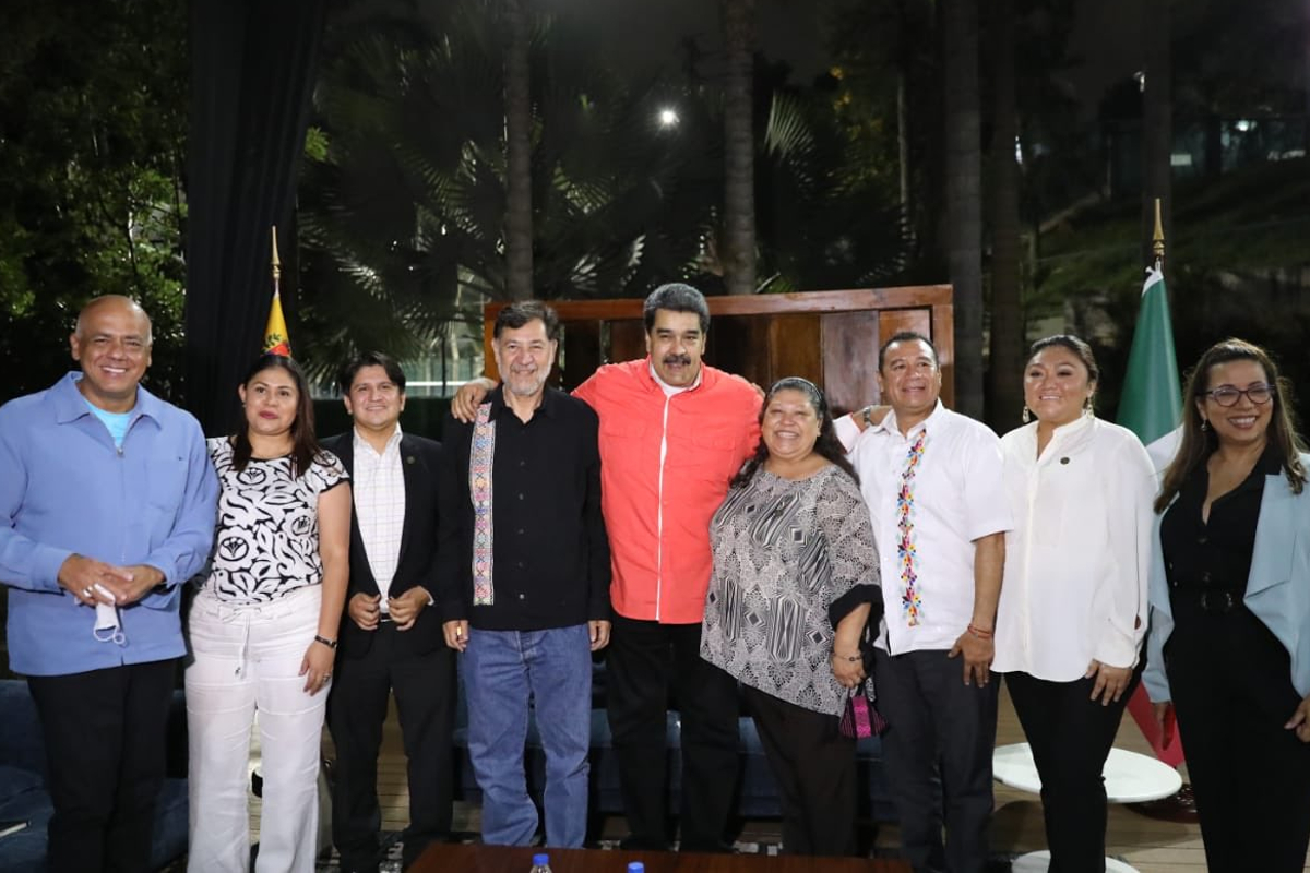 Nicolás Maduro presume encuentro con legisladores mexicanos.