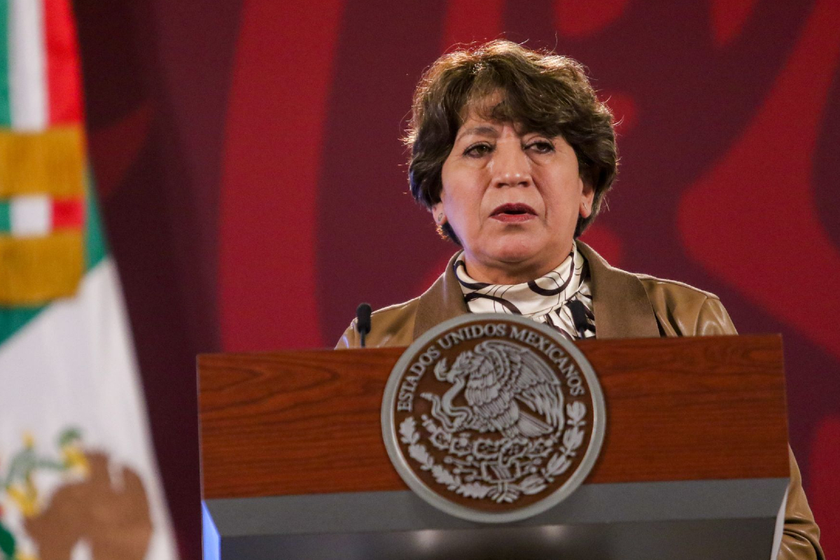 Delfina Gómez defendió el nuevo plan de estudios de la SEP.