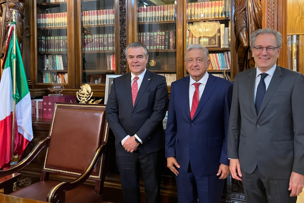 El presidente Andrés Manuel López Obrador sostuvo una reunión en Palacio Nacional con Francisco Cervantes y Antonio Del Valle