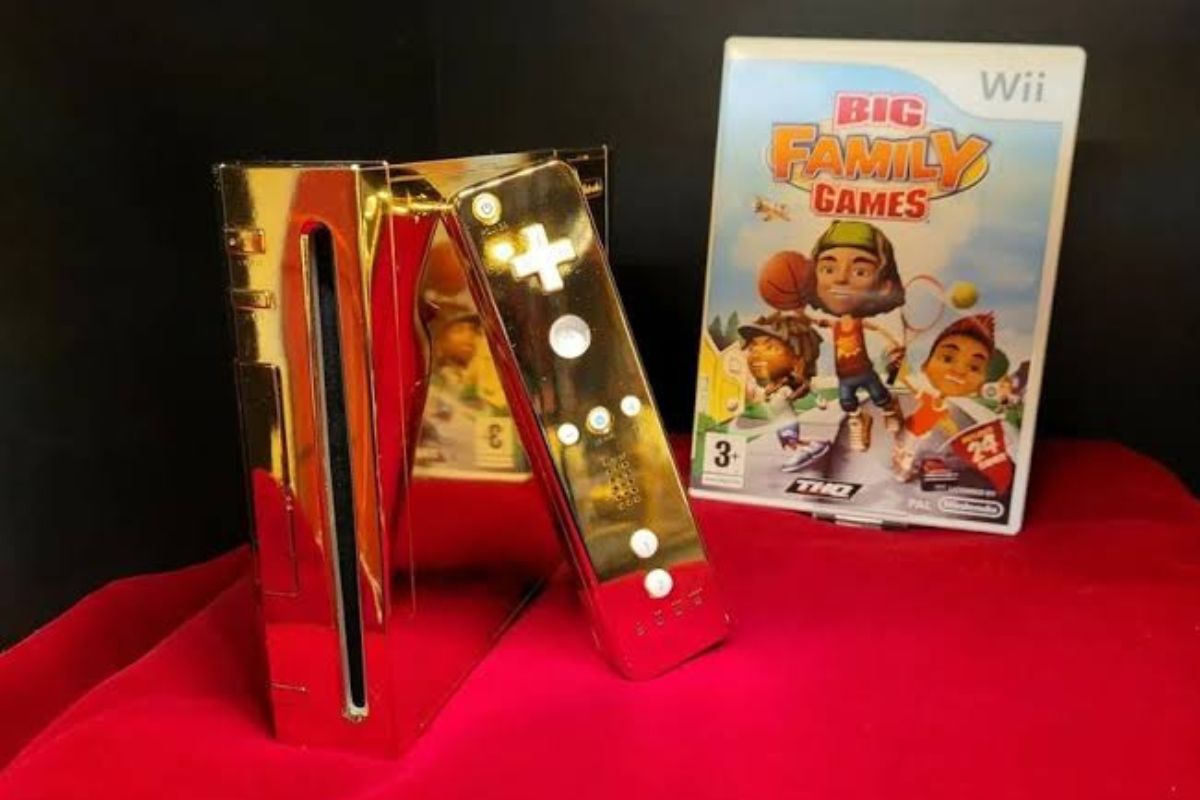 Video game lover?  This was the golden Wii that was created for Queen Elizabeth II