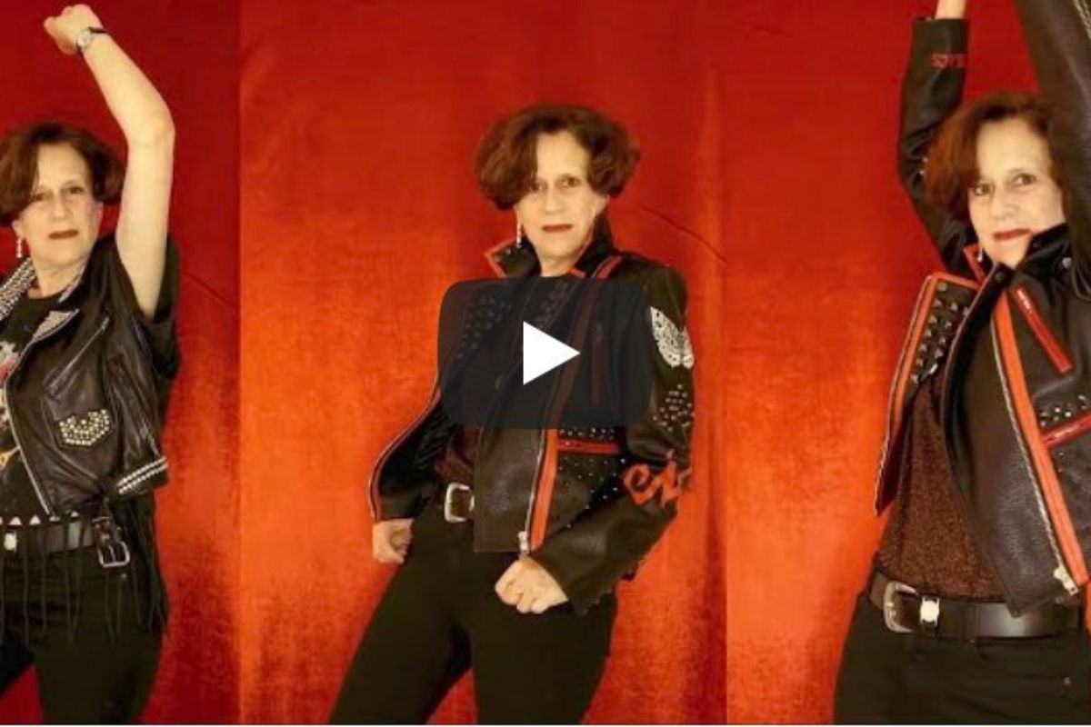 Foto:Captura de pantalla|¡Sí cumple! Denise Dresser sorprende bailando “Moves Like Jagger” como Mick Jagger