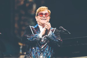 Pareja es agredida tras concierto de Elton John en Los Ángeles. Noticias en tiempo real