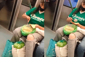 ¡Optimizando tiempos! Mujer es captada preparando tacos de papa en el Metro. Noticias en tiempo real