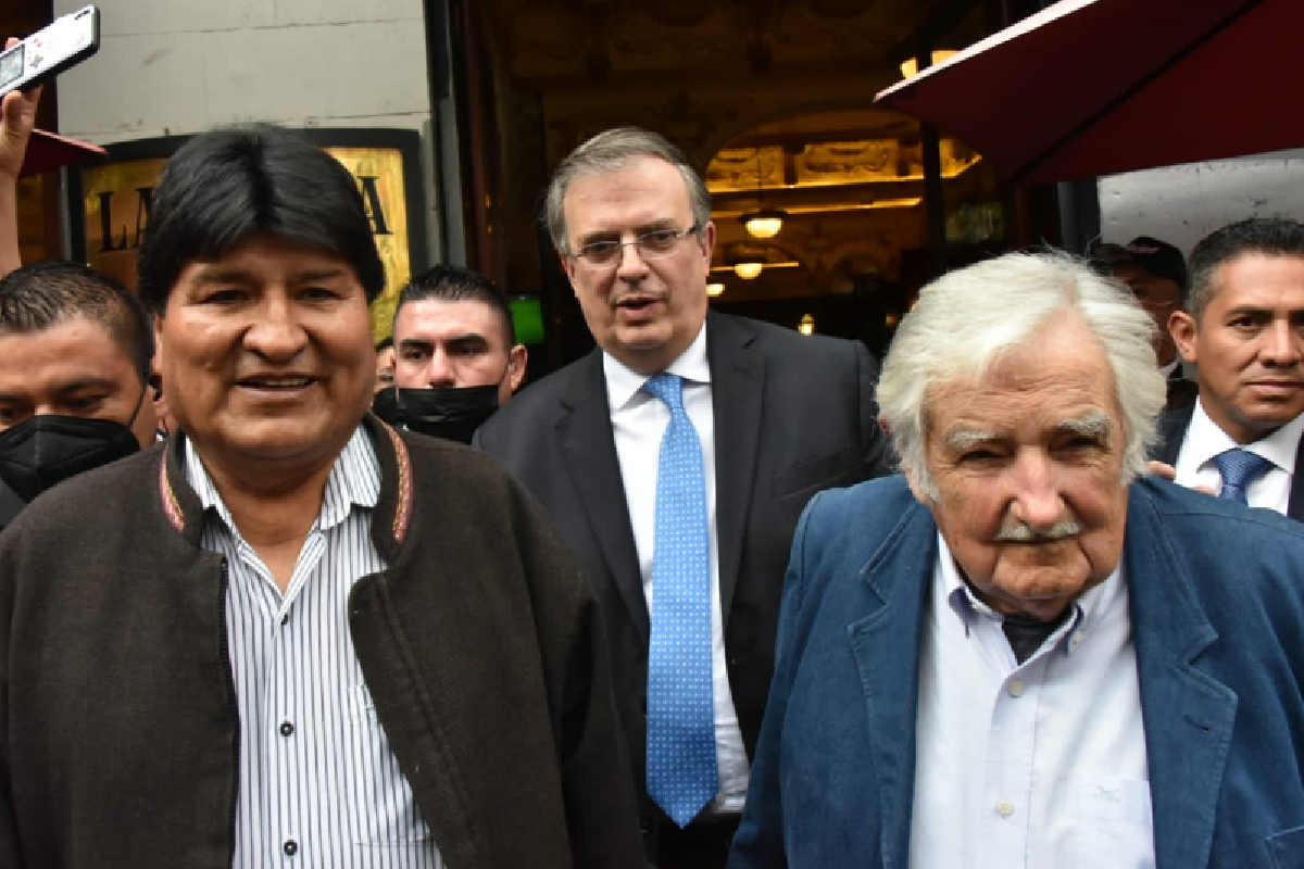 Marcelo Ebrard, recibió a Evo Morales, expresidente de Bolivia y a José Mújica, expresidente de Uruguay para festejos del 15 de septiembre