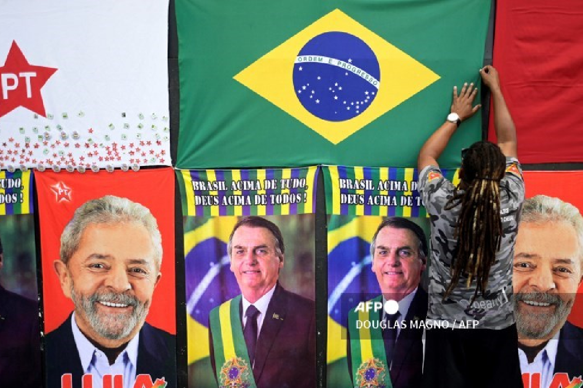 Brasileños esperan que se acabe ya la campaña electoral, polarizada y repleta de desinformación entre Lula da Silva y Jair Bolsonaro