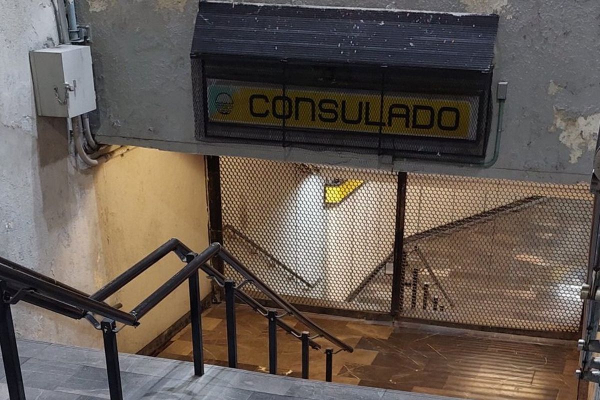 Foto:Twitter/@emmanuel_vargas|¡Tragedia! Muere un hombre al caer a las vías del metro Consulado