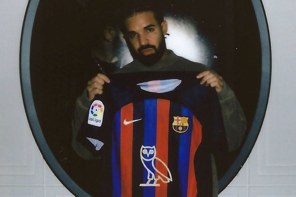 Foto:Twitter/@FCBarcelona_es|¿Búho? El Barcelona jugará el clásico español con el logo de Drake en su camiseta