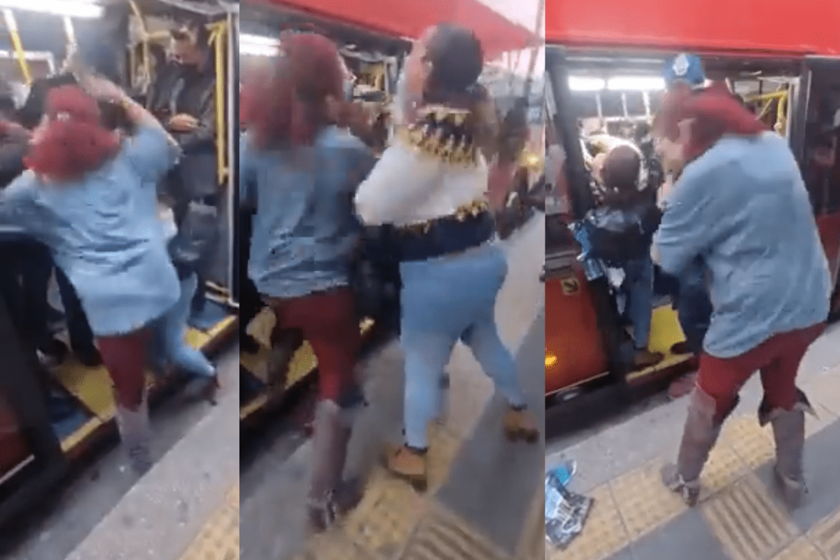 Foto: Twitter/ @MrElDiablo8 | Mujeres en presunto estado de ebriedad atacan a policías en Metrobús