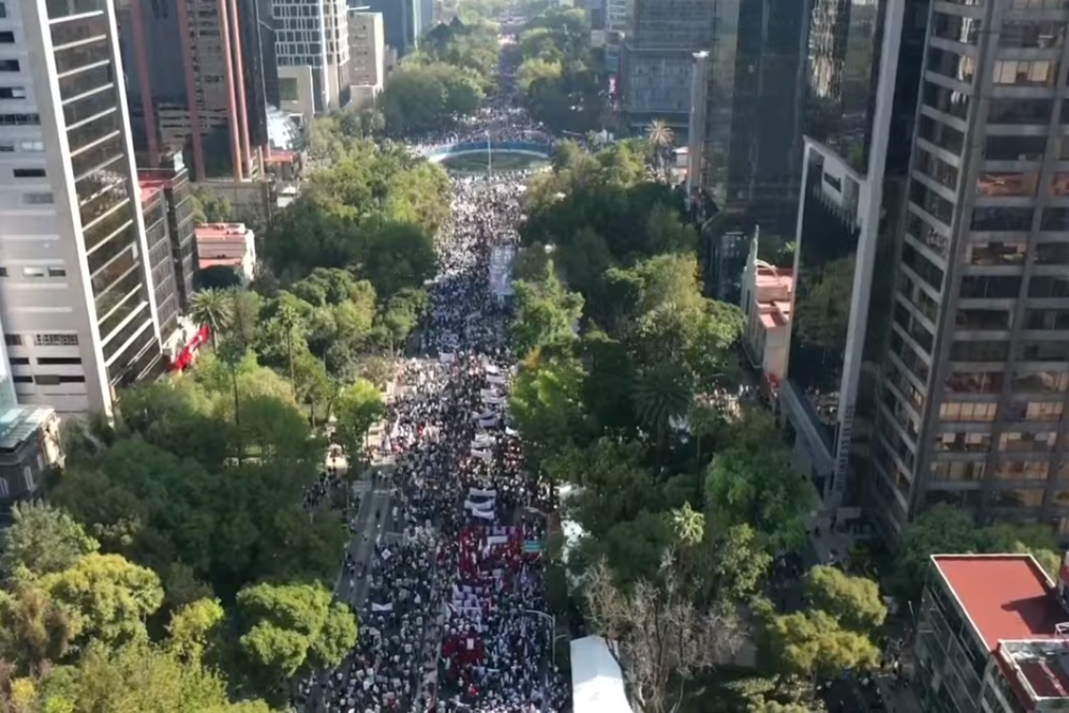 Foto: YouTube/ Andrés Manuel López Obrador | Transmiten redes oficiales del Gobierno marcha de la 4T 