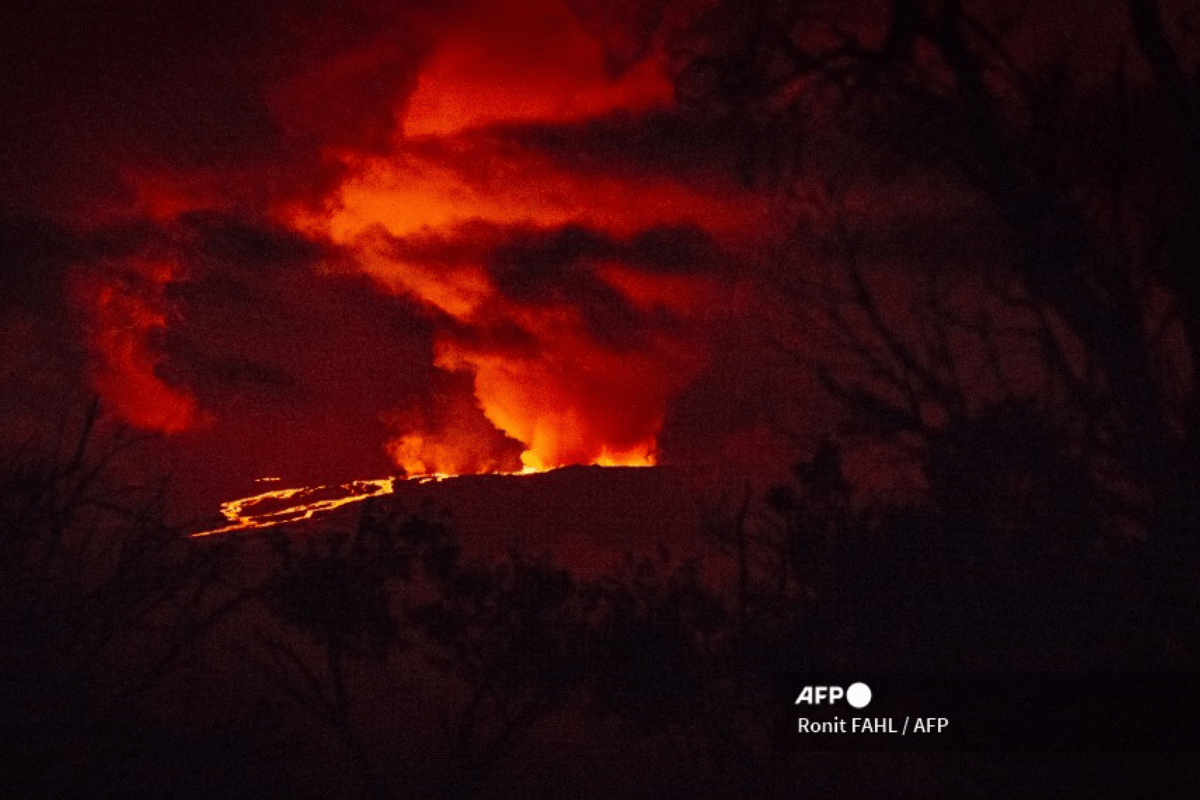 Foto: AFP | Volcán Mauna Loa en Hawái dispara fuentes de lava de hasta 60 metros