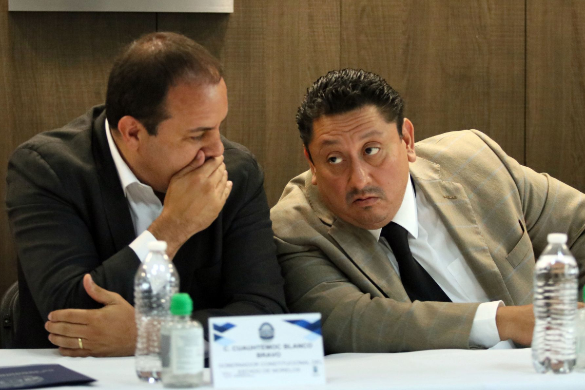 Cuauhtémoc Blanco, gobernador de Morelos, junto a Uriel Carmona, fiscal del Estado.