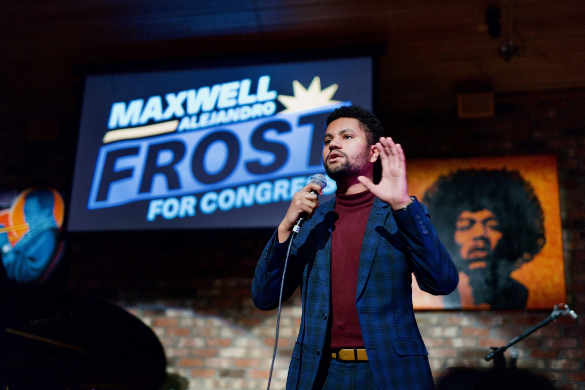 Foto: Twitter | El es Maxwell Frost, el  primer miembro de la "Generación Z" en entrar al Congreso de los EU