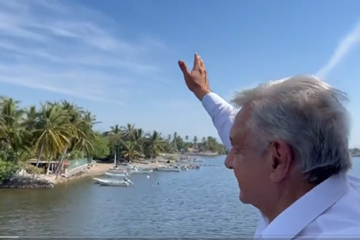 Foto:Captura de pantalla|VIDEO: Así fue el recorrido de AMLO desde San Blas hasta Islas Marías