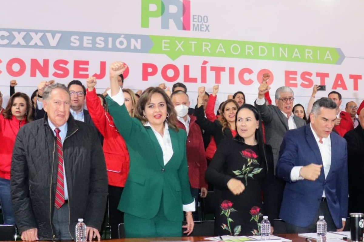 Entre palmas y aplausos, Alejandra del Moral cerró con la promesa de que se conservaría el gobierno del Estado de México
