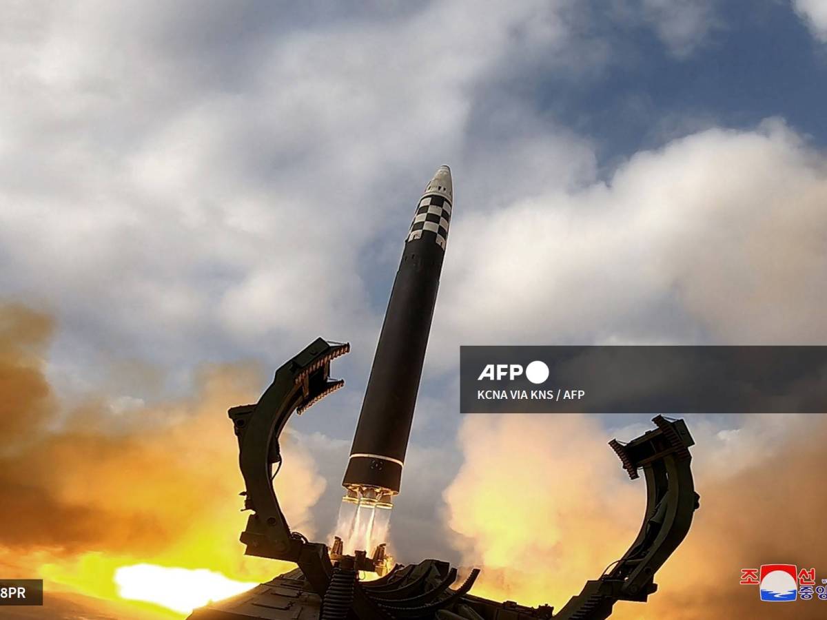 Foto: AFP | Corea del Norte efectuó en 2022 pruebas de armas casi cada mes.