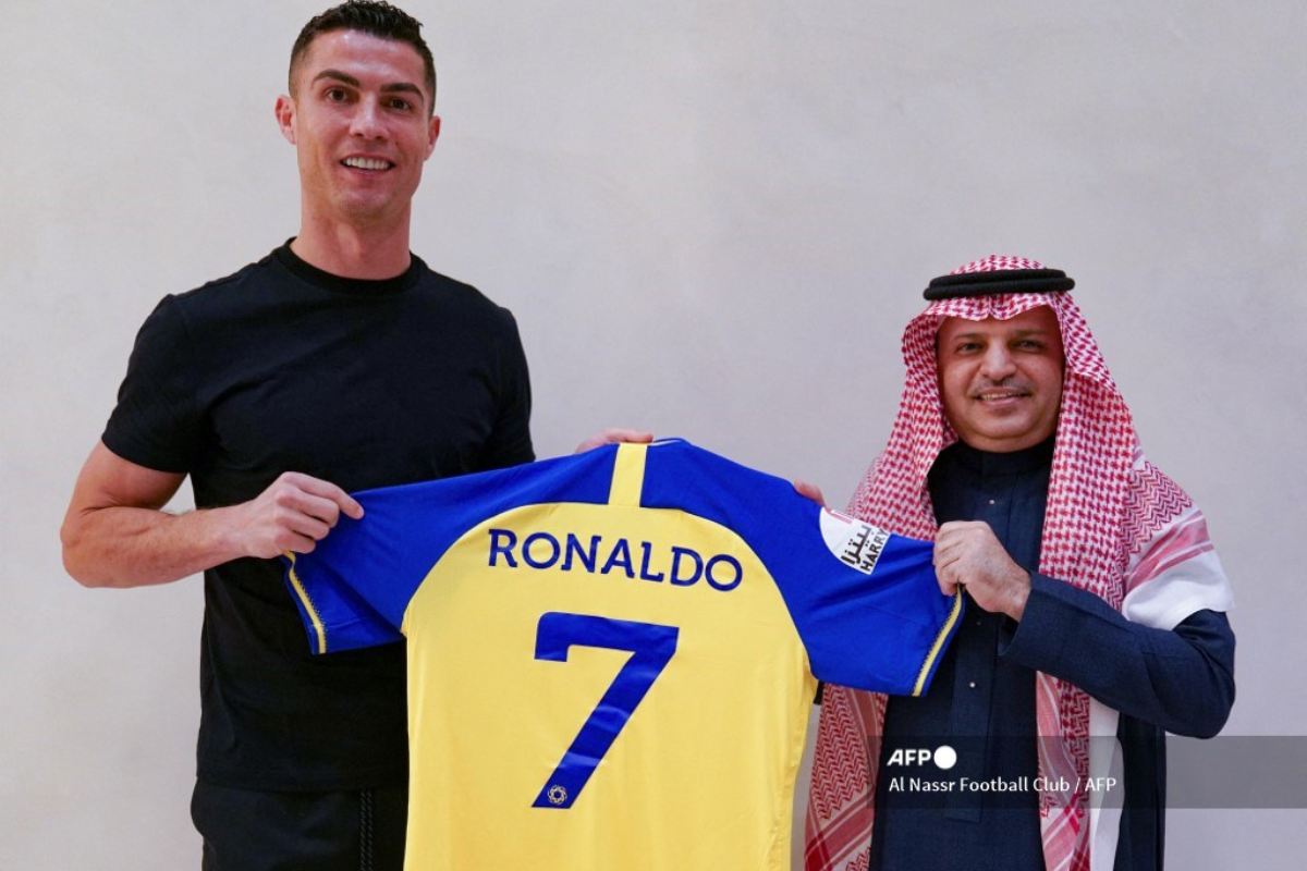 Foto:AFP|¡Se logró! Cristiano Ronaldo llega al Al-Nassr y es presentado
